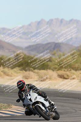 media/Nov-16-2025-Race Pace (Sun) [[8c5fa54630]]/Non Verified Riders (1st 20 Minutes)/2-Turn 10 (1010am)/